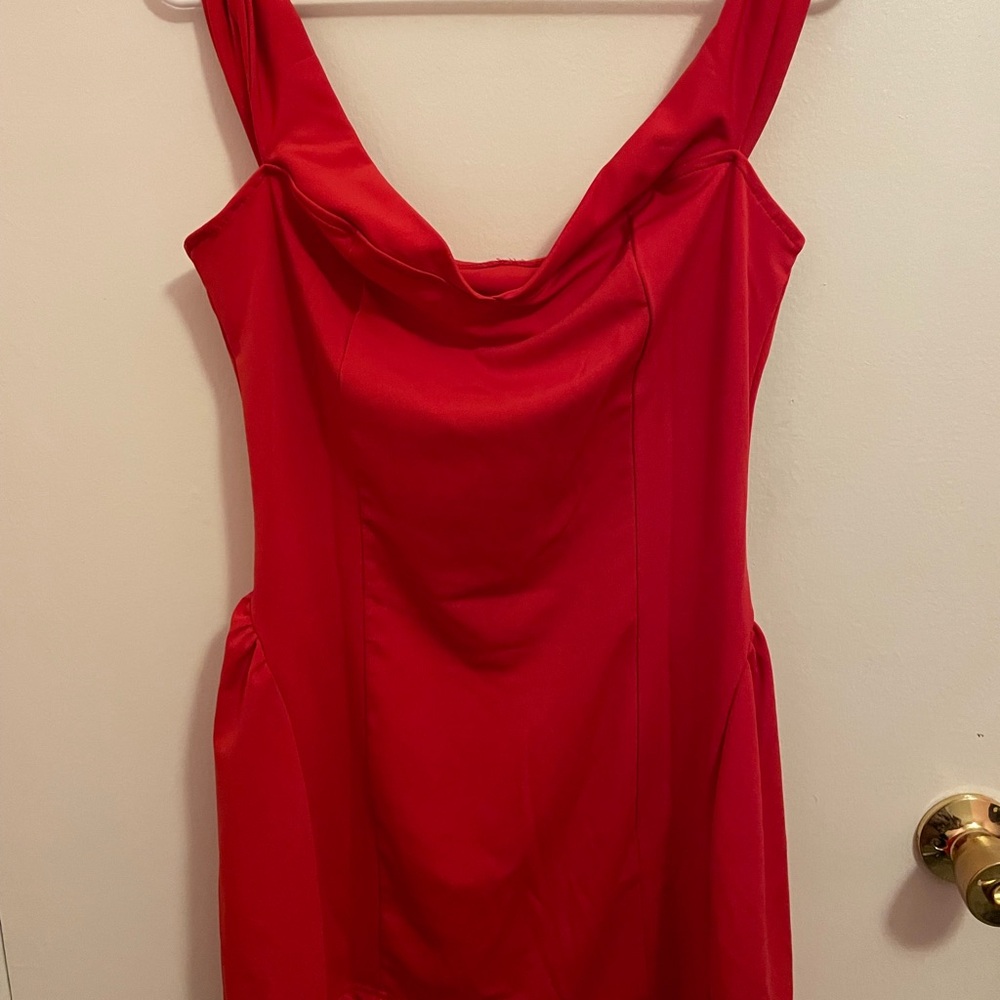 Elegant Red Sleeveless Dress